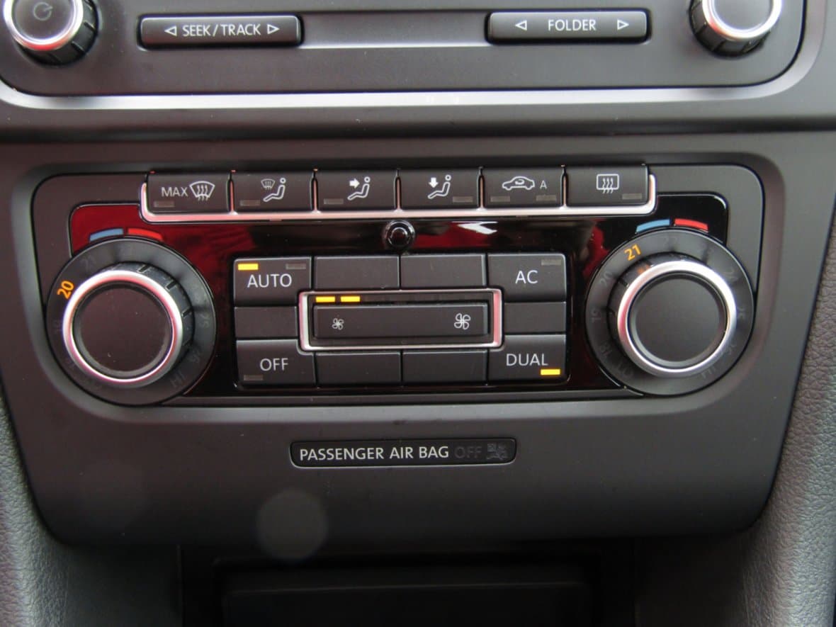 2010 Volkswagen GOLF - 13