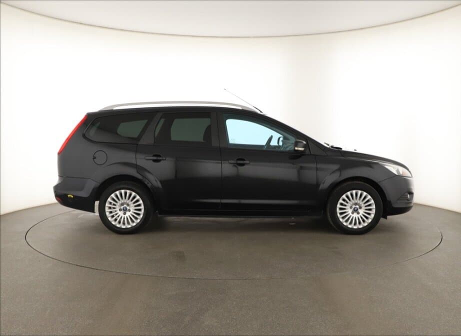 2009 Ford FOCUS - 8
