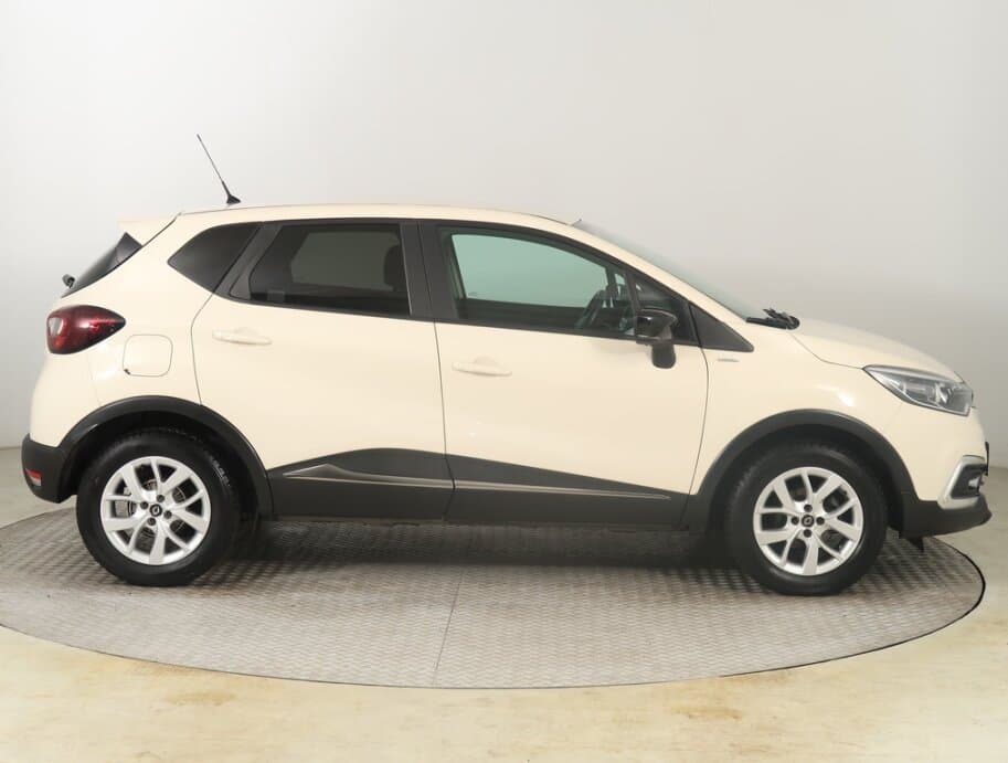 2019 Renault CAPTUR - 8