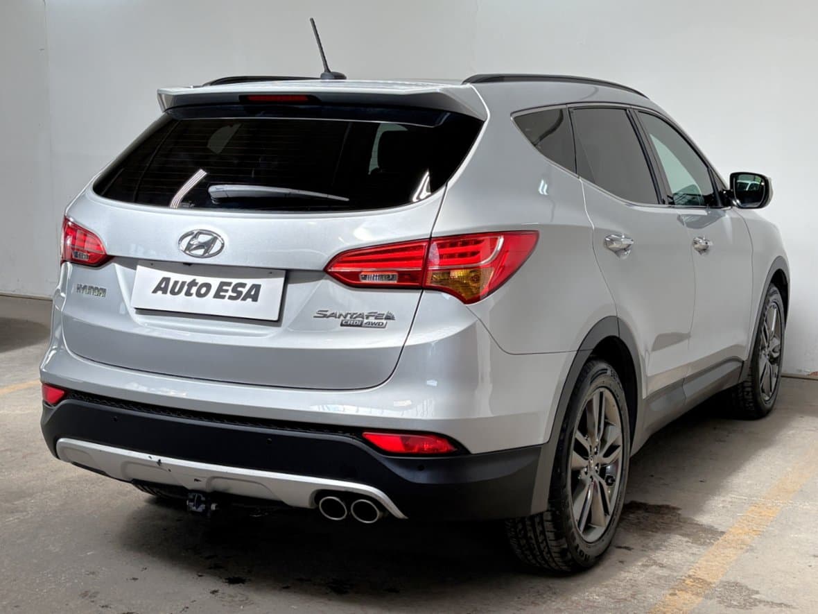 2012 Hyundai SANTA FE - 4