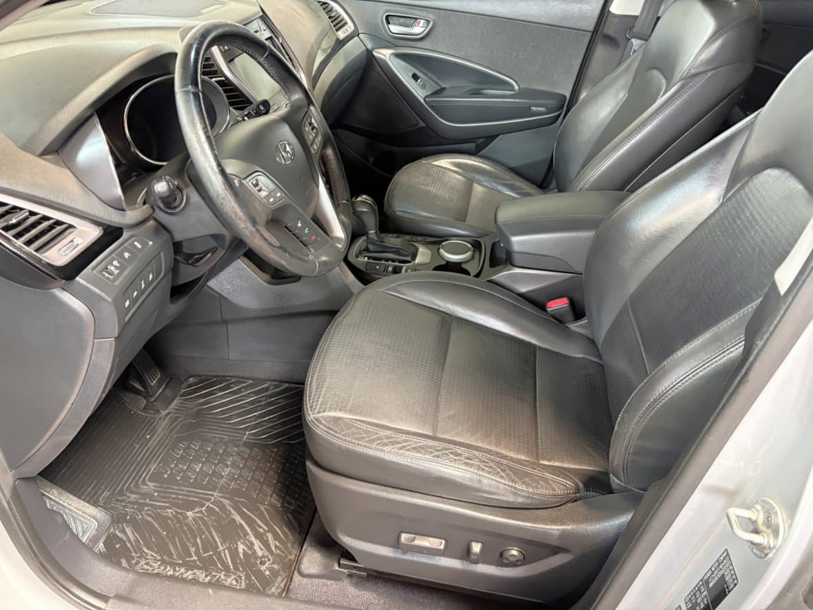 2012 Hyundai SANTA FE - 9