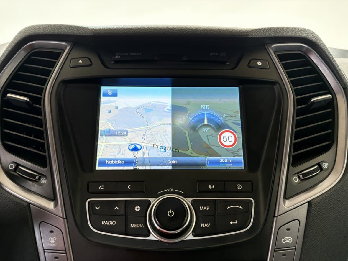 2012 Hyundai SANTA FE - 11