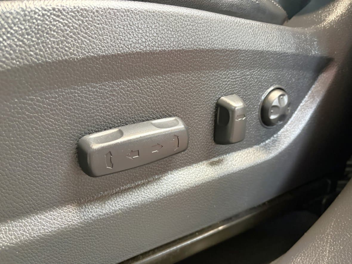 2012 Hyundai SANTA FE - 13