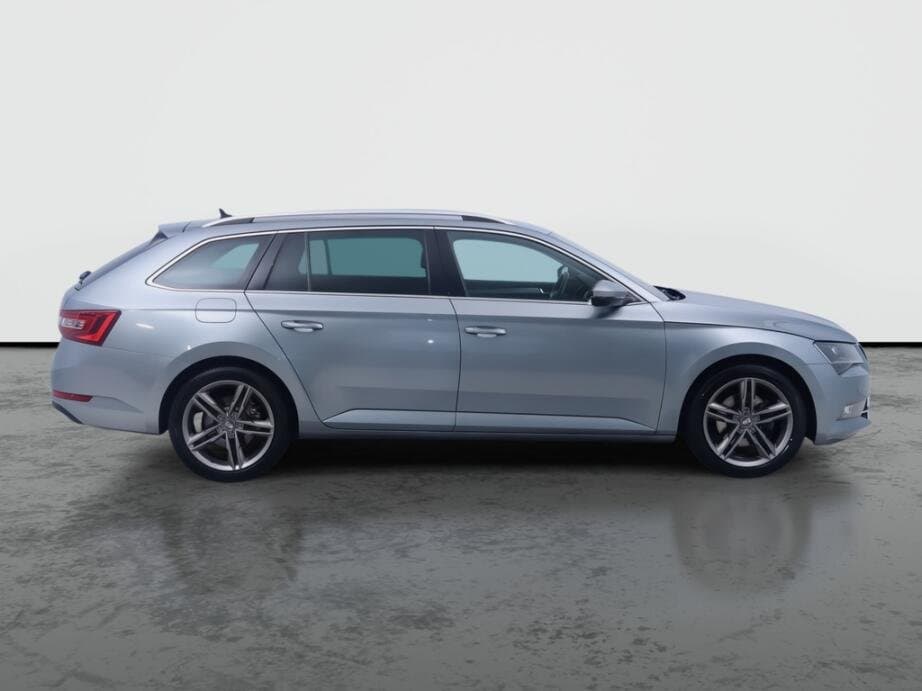 2019 Škoda SUPERB - 8