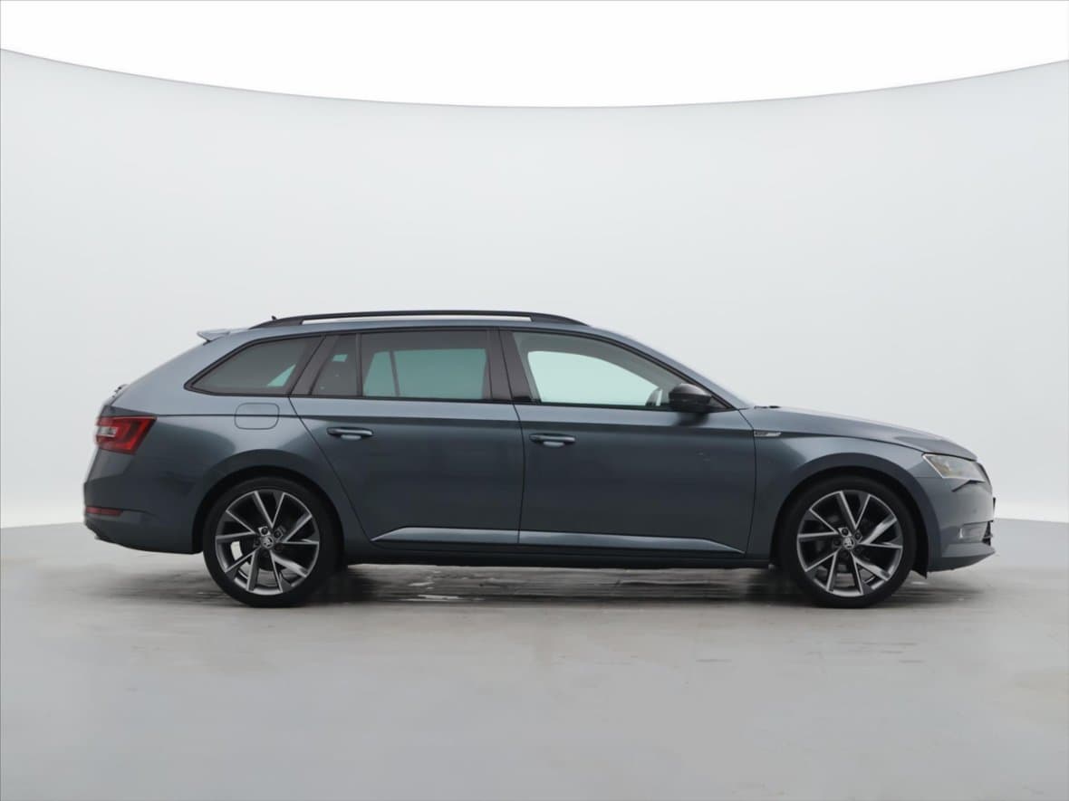 2018 Škoda SUPERB - 8