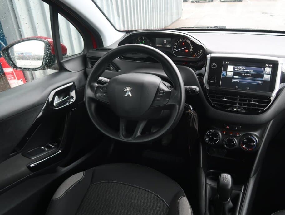 2016 Peugeot 208 - 9