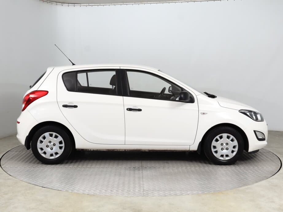 2013 Hyundai i20 - 8