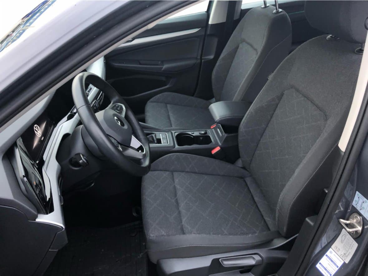 2022 Volkswagen Golf - 11