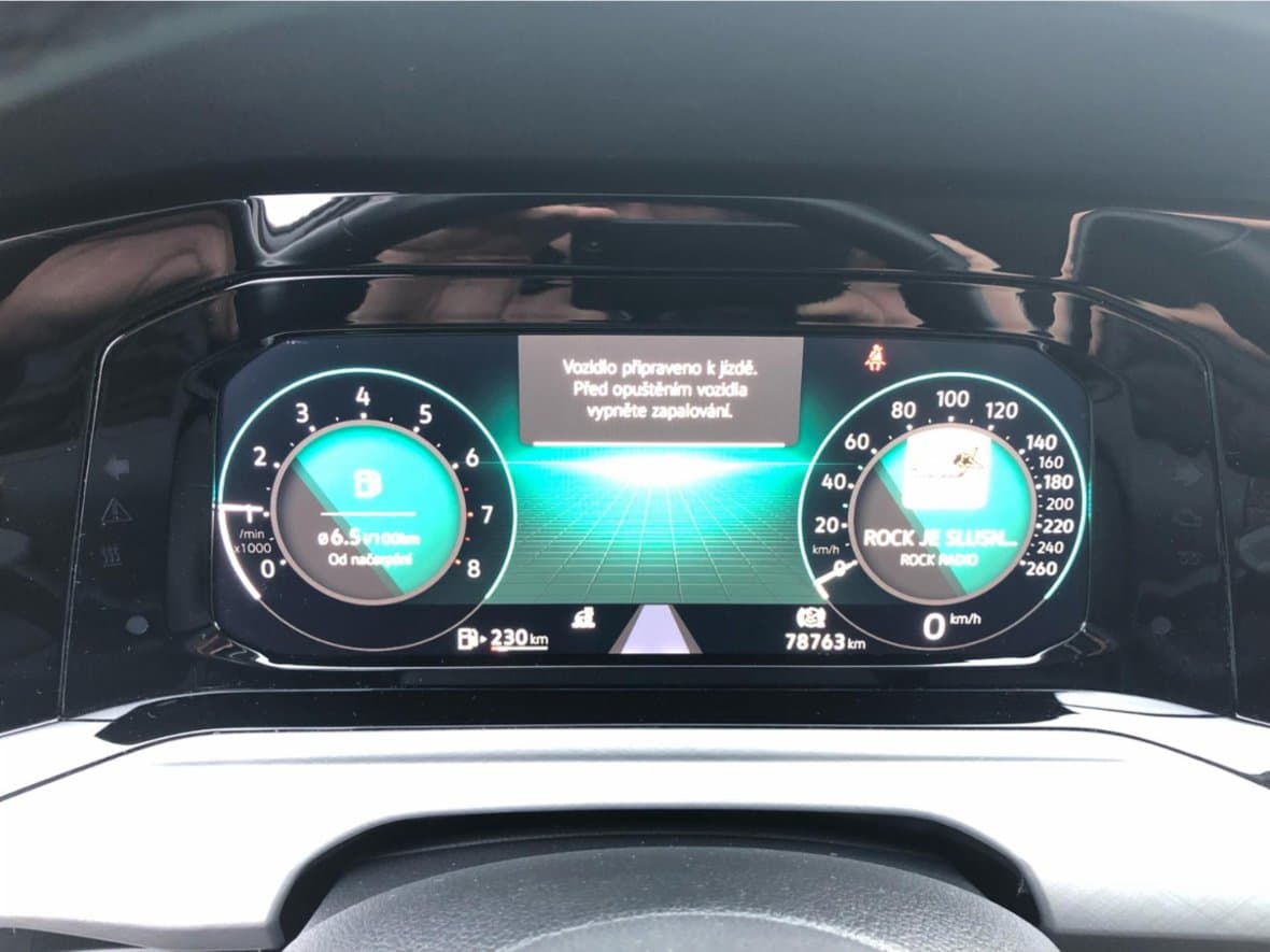 2022 Volkswagen Golf - 16