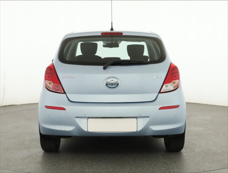 2012 Hyundai i20 - 11