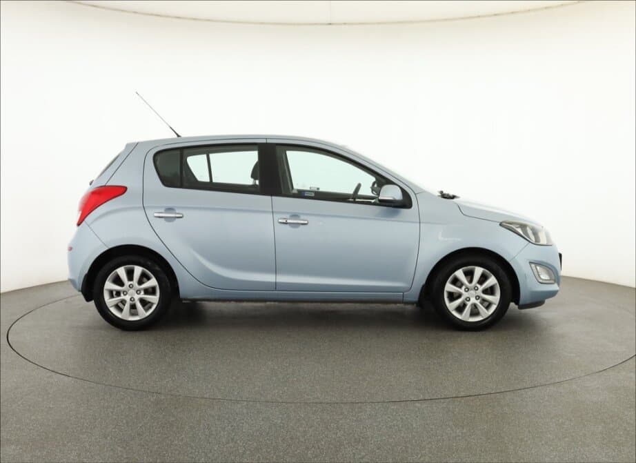 2012 Hyundai i20 - 15