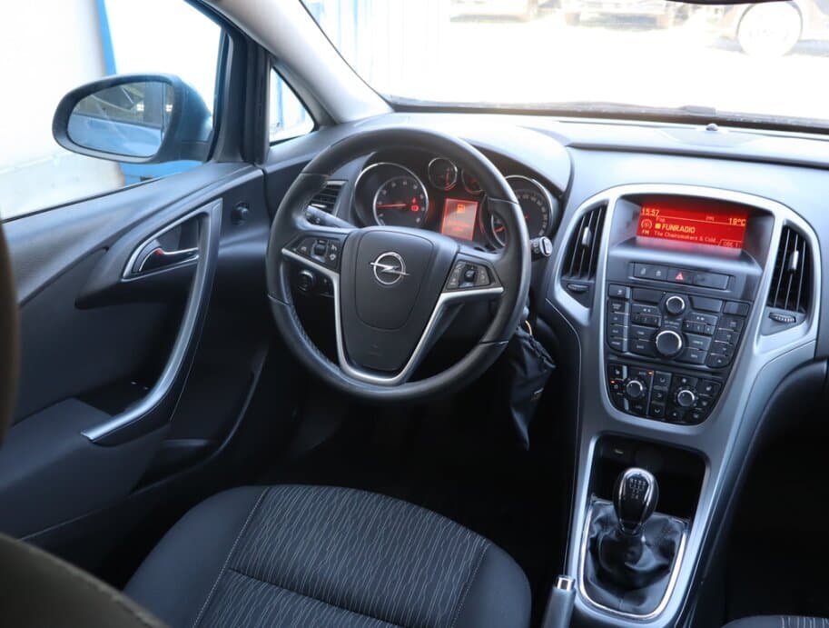 2014 Opel ASTRA - 9