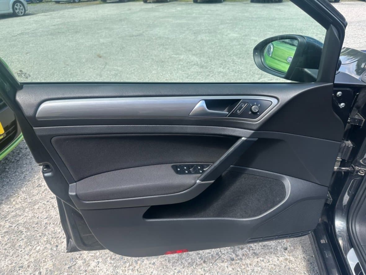 2016 Volkswagen GOLF - 23