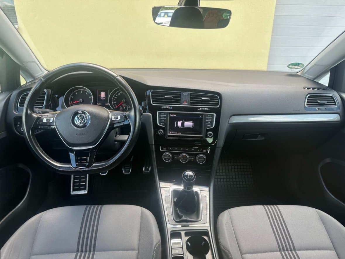2016 Volkswagen GOLF - 39