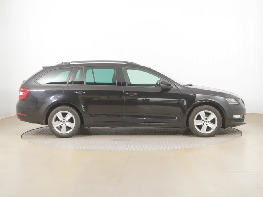2019 Škoda OCTAVIA - 8