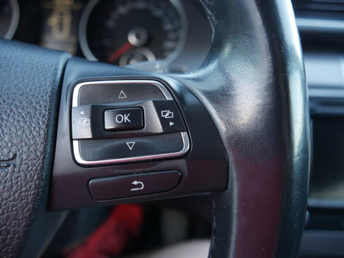 2013 Volkswagen PASSAT - 18