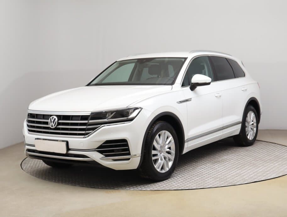 2019 Volkswagen Touareg - 3