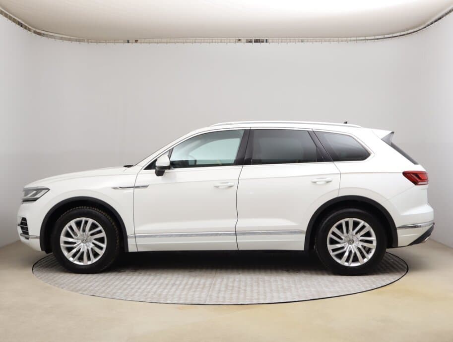 2019 Volkswagen Touareg - 4