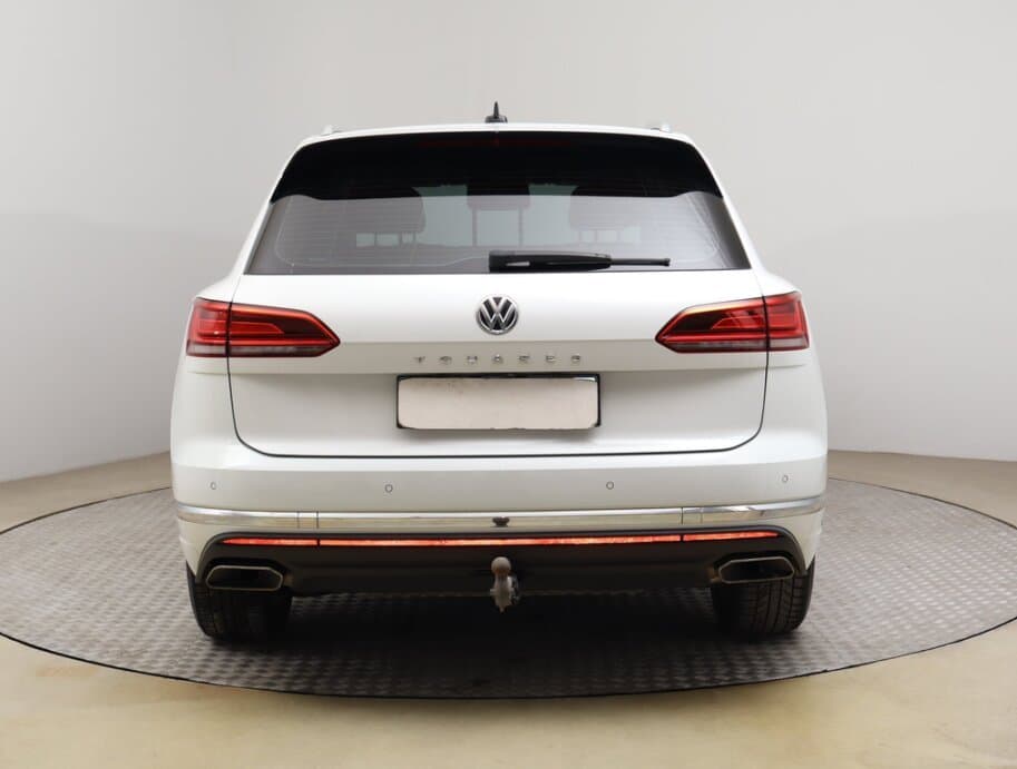 2019 Volkswagen Touareg - 6