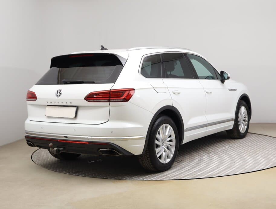 2019 Volkswagen Touareg - 7