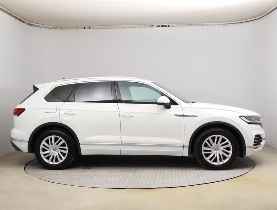 2019 Volkswagen Touareg - 8