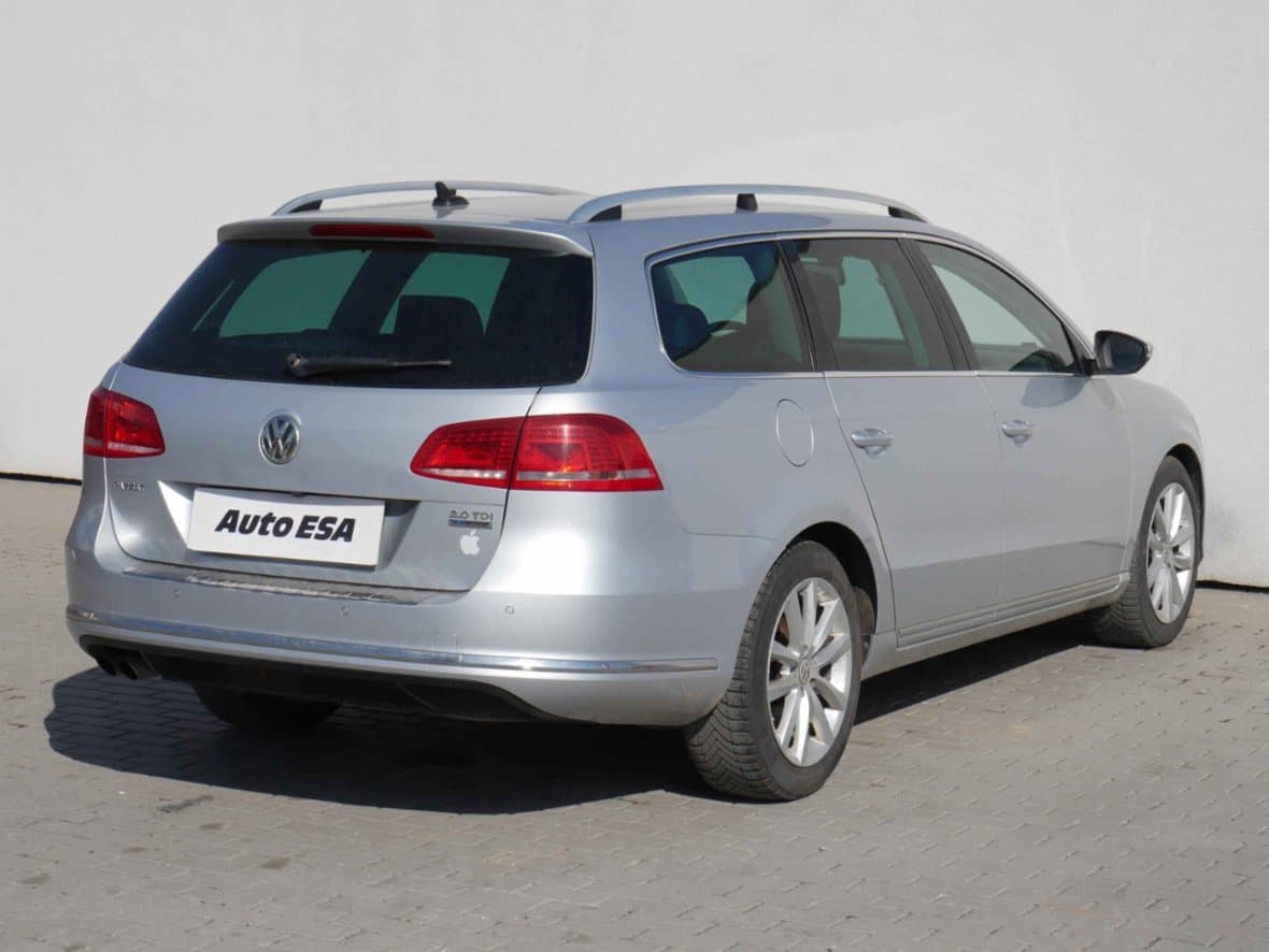 2012 Volkswagen PASSAT - 4