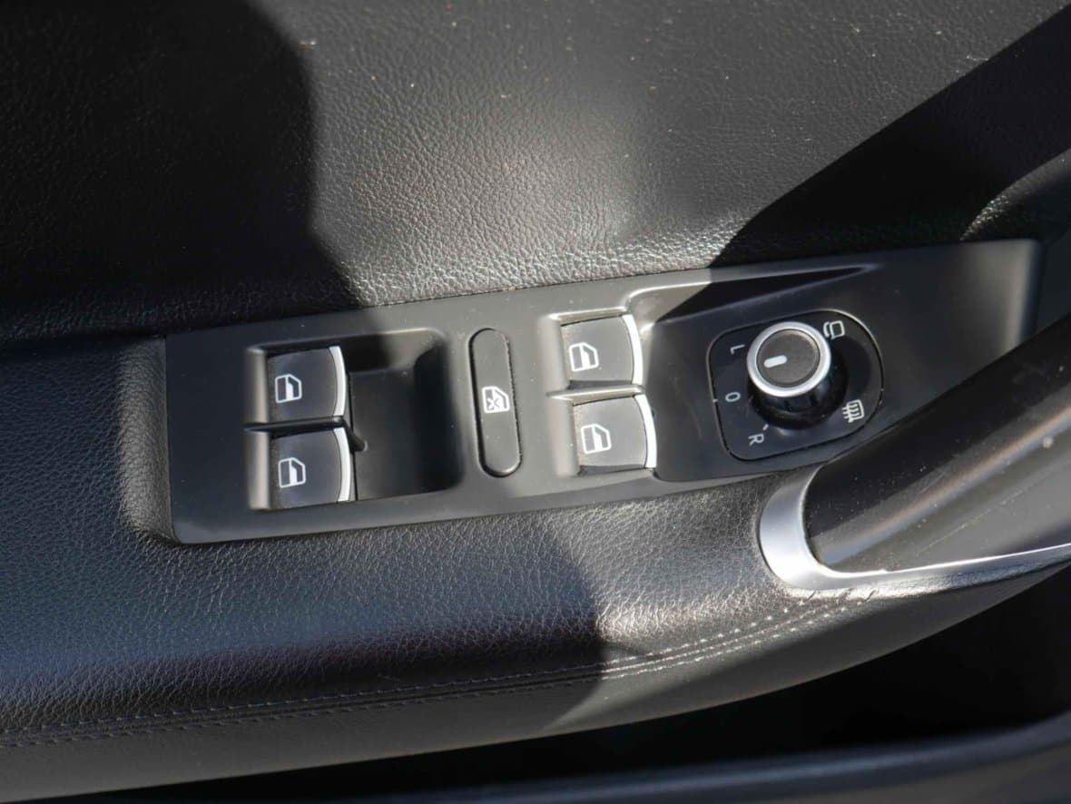 2012 Volkswagen PASSAT - 11