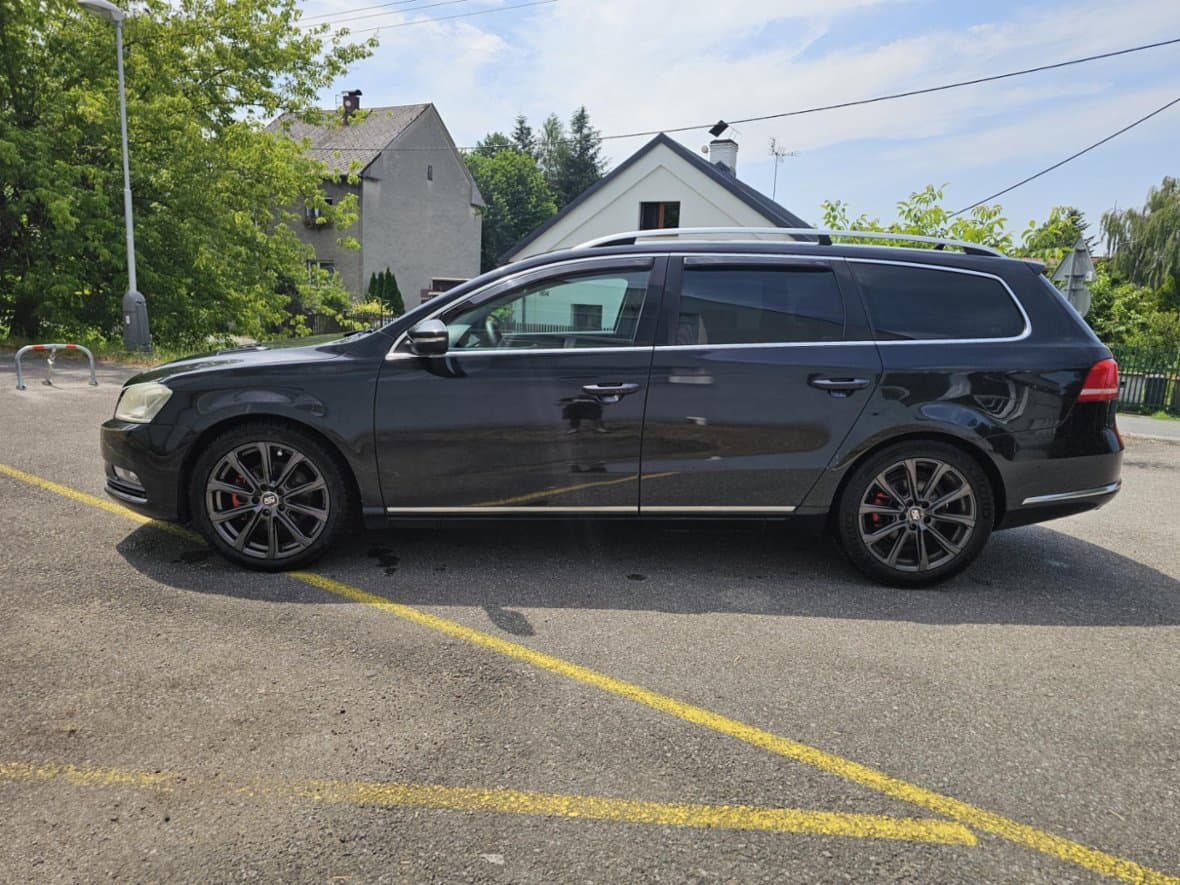2011 Volkswagen PASSAT - 2