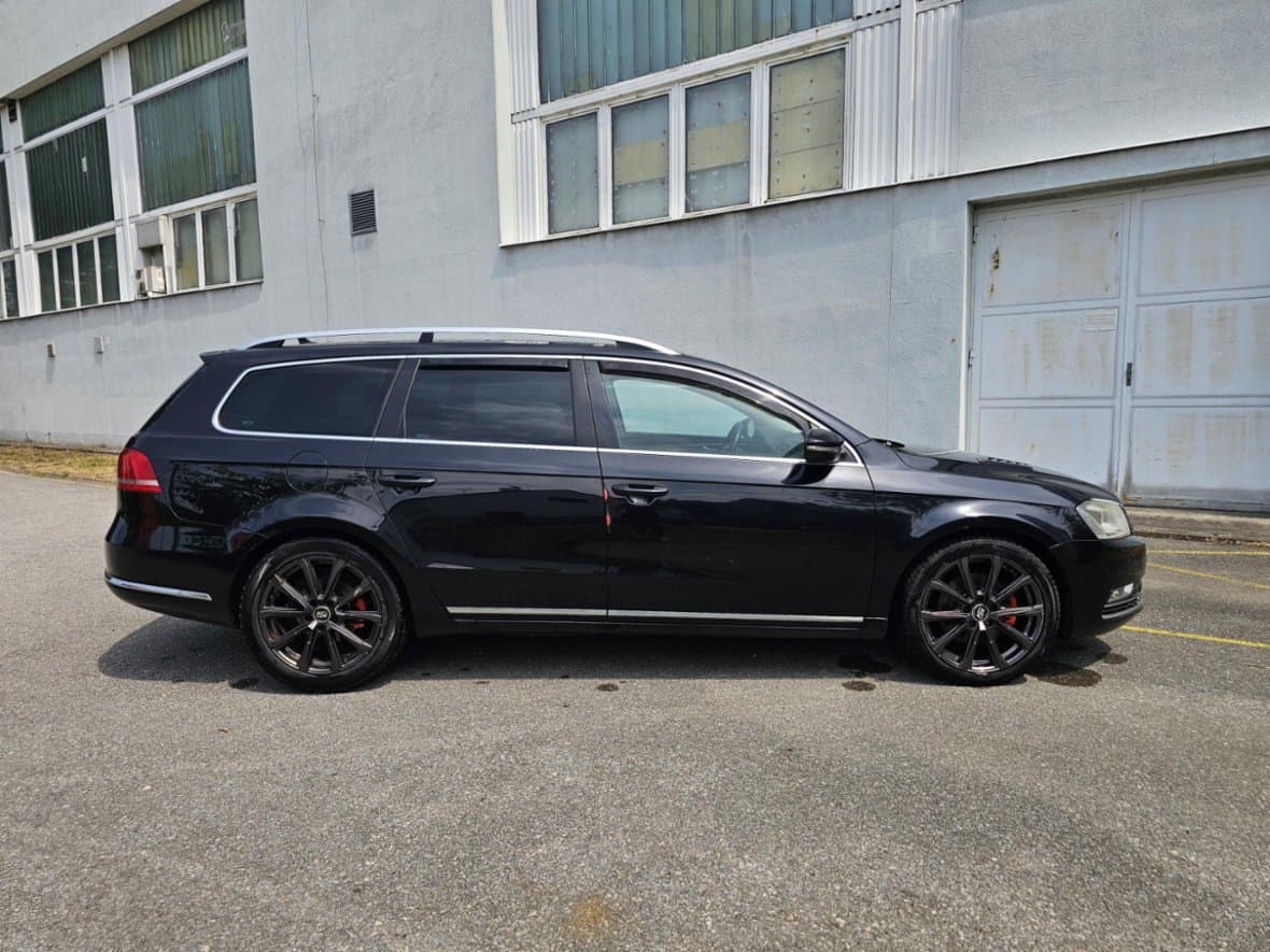 2011 Volkswagen PASSAT - 6