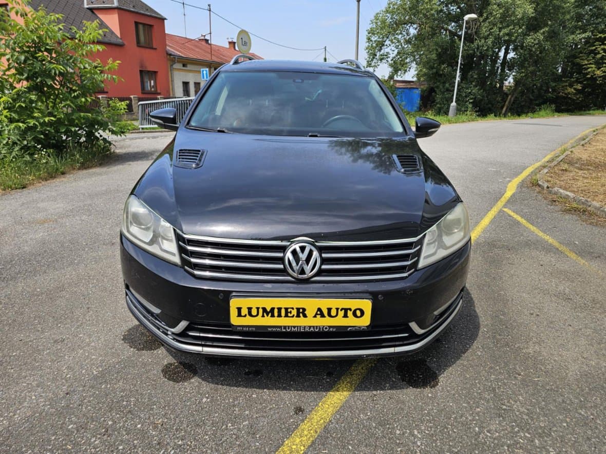2011 Volkswagen PASSAT - 8