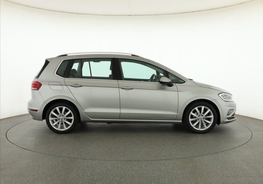 2019 Volkswagen GOLF - 8