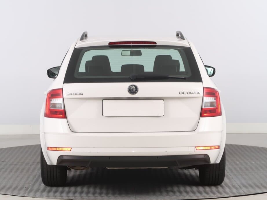 2019 Škoda OCTAVIA - 11