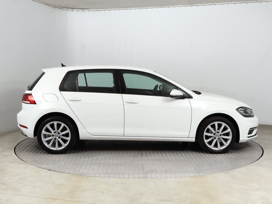 2017 Volkswagen GOLF - 8