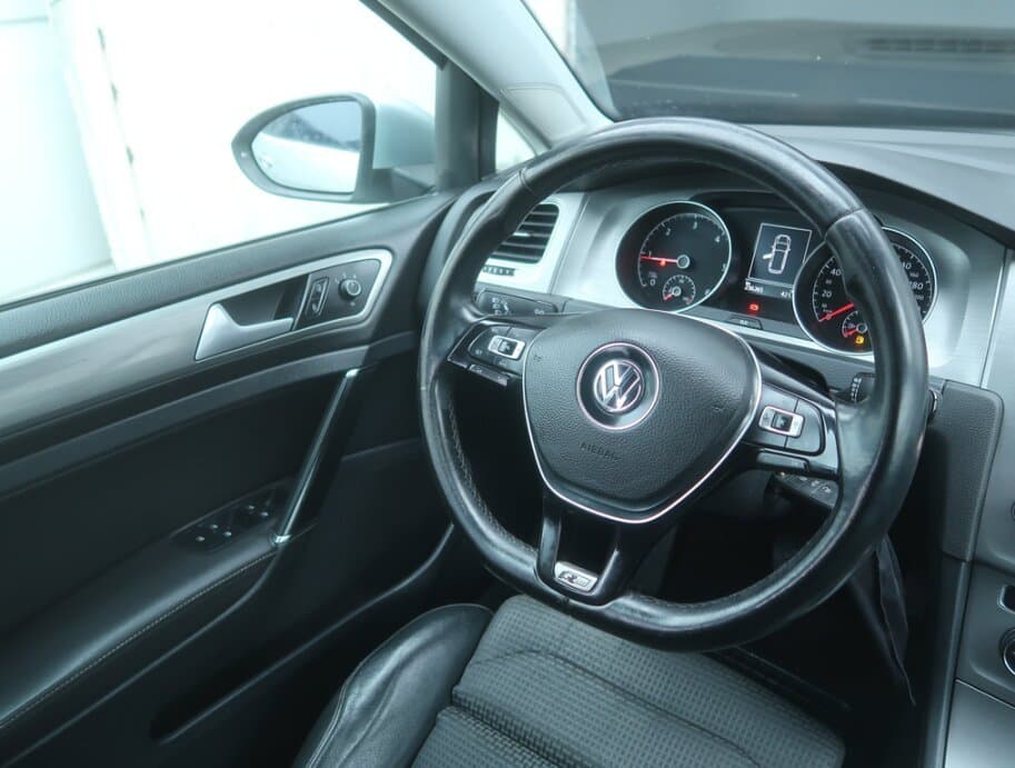 2015 Volkswagen GOLF - 9