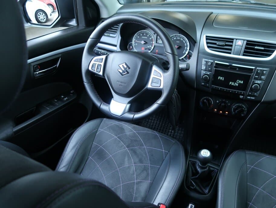 2015 Suzuki SWIFT - 17