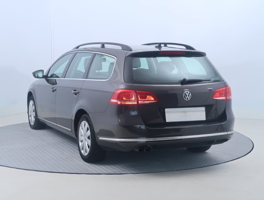 2013 Volkswagen PASSAT - 5