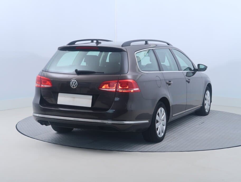 2013 Volkswagen PASSAT - 7
