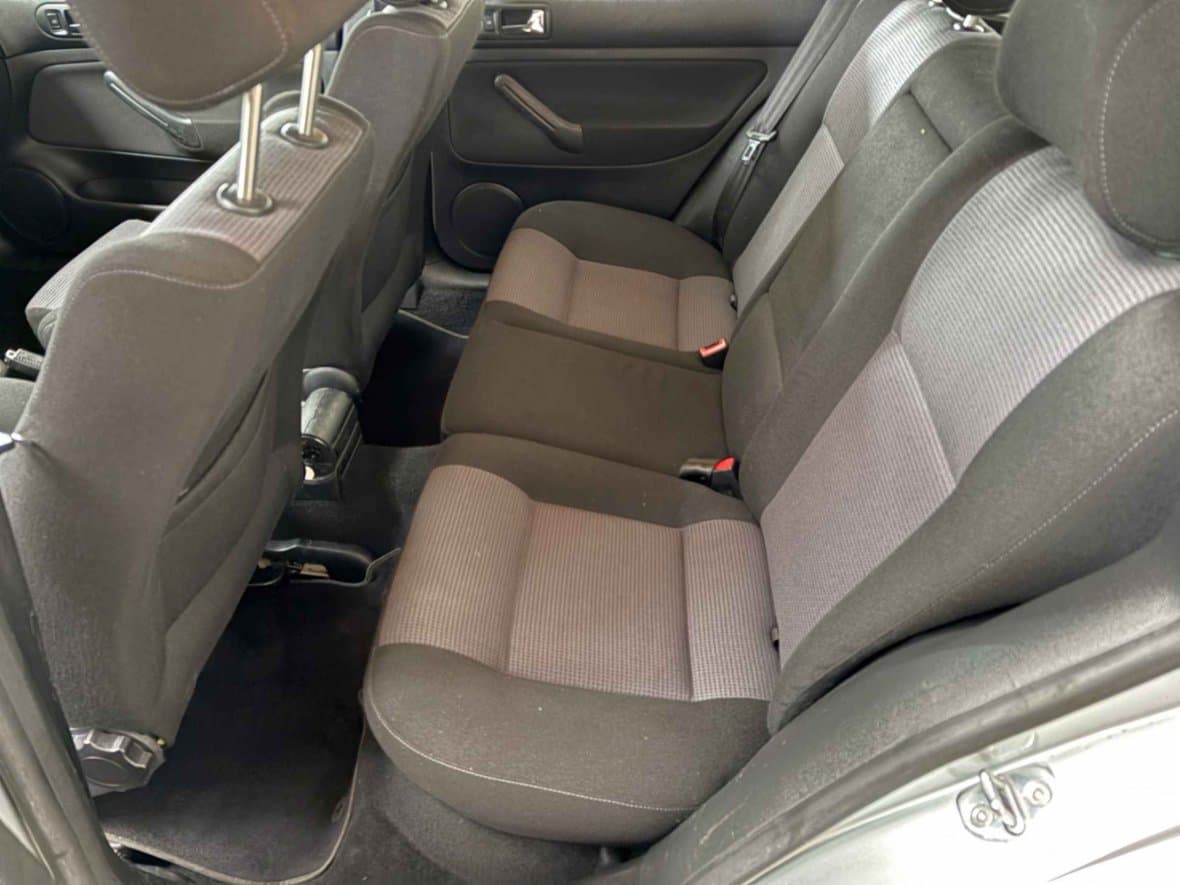 2002 Volkswagen GOLF - 10