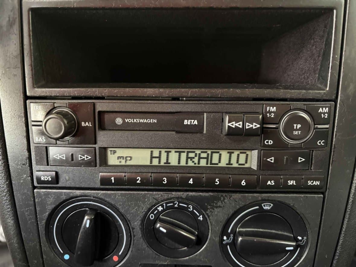 2002 Volkswagen GOLF - 11