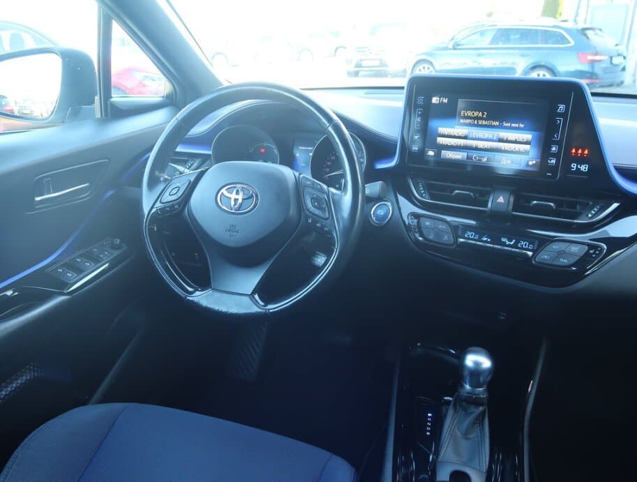 2016 Toyota C-HR - 9