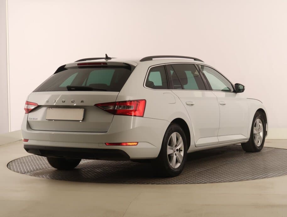 2021 Škoda SUPERB - 7