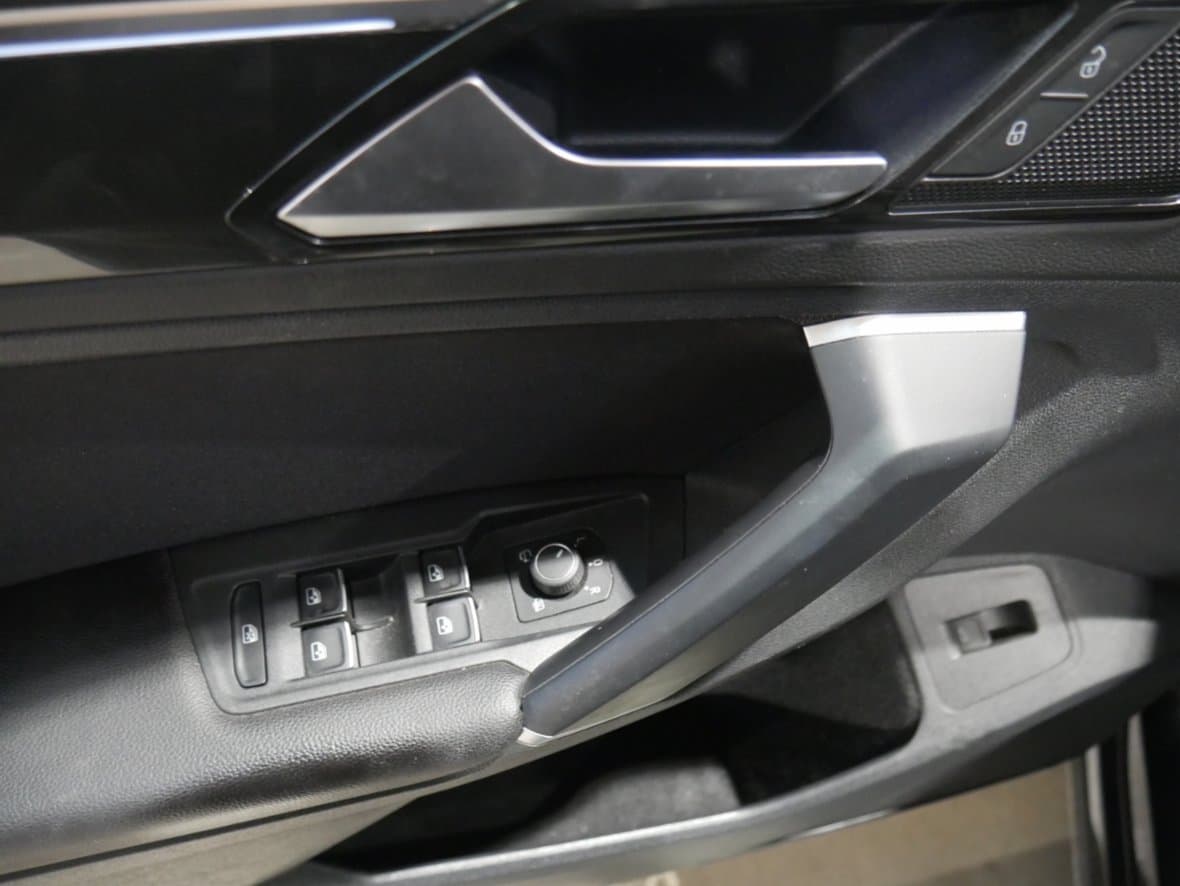 2017 Volkswagen TIGUAN - 11