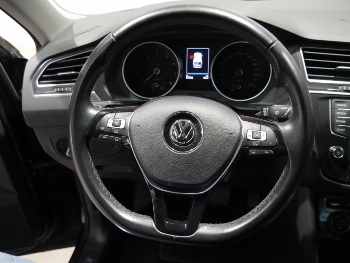 2017 Volkswagen TIGUAN - 12