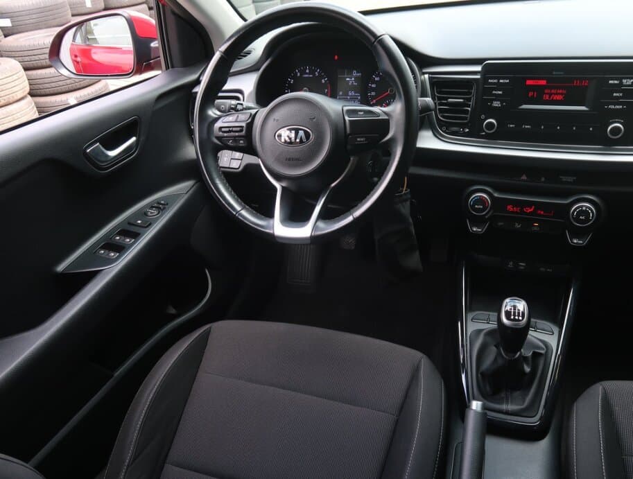 2019 Kia RIO - 9