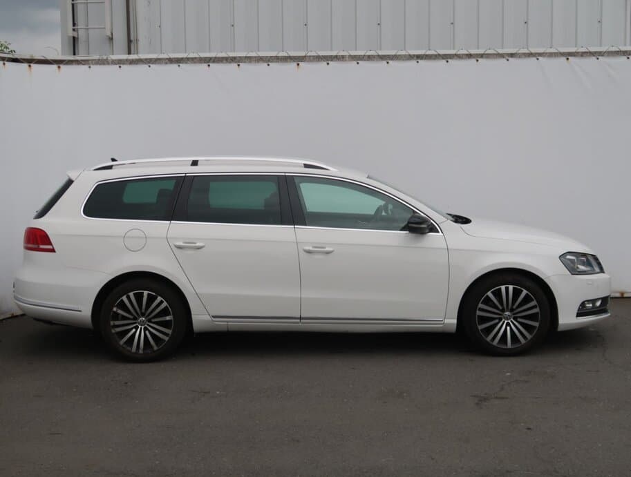 2014 Volkswagen PASSAT - 8