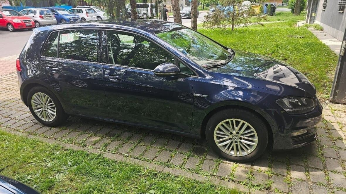 Volkswagen GOLF - 2