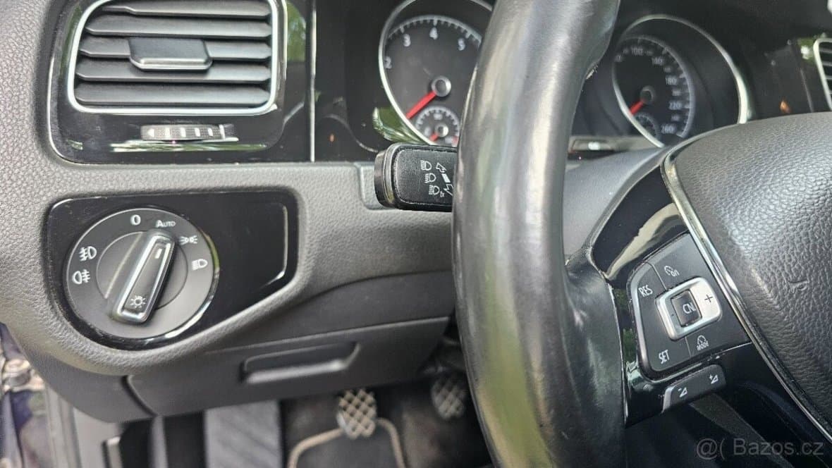 Volkswagen GOLF - 10