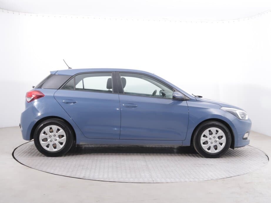 2017 Hyundai i20 - 8