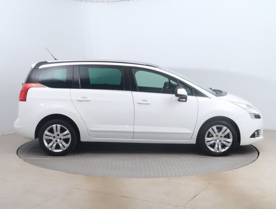 2013 Peugeot 5008 - 8
