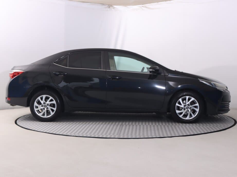 2016 Toyota COROLLA - 8